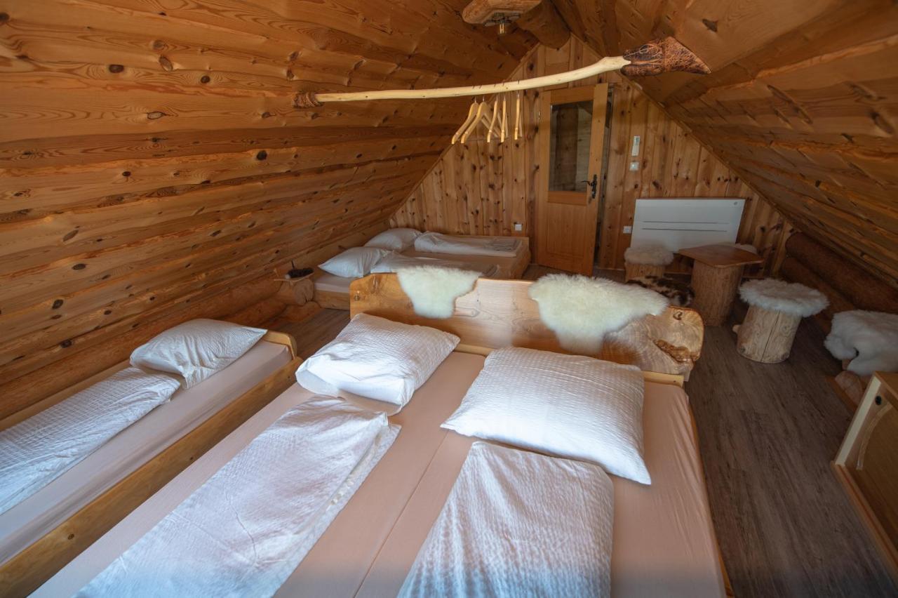 Holiday Home Ernest Zelezni With Hot Tub Ivancna Gorica Εξωτερικό φωτογραφία
