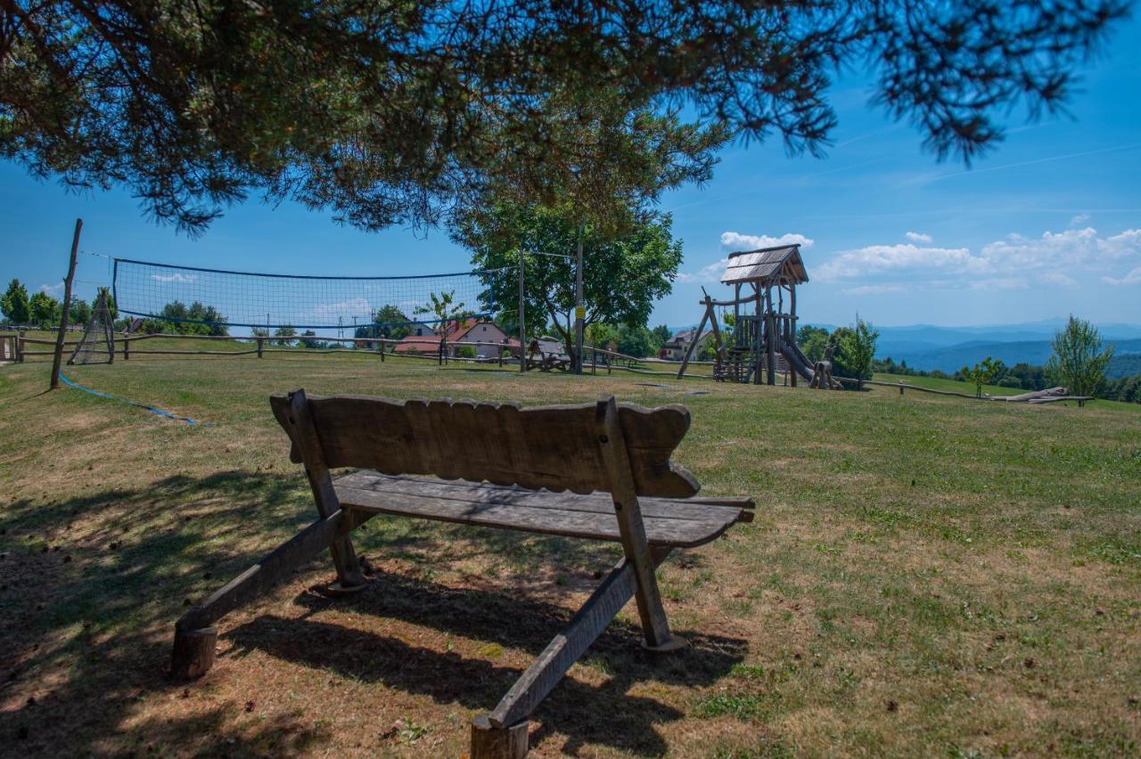 Holiday Home Ernest Zelezni With Hot Tub Ivancna Gorica Εξωτερικό φωτογραφία