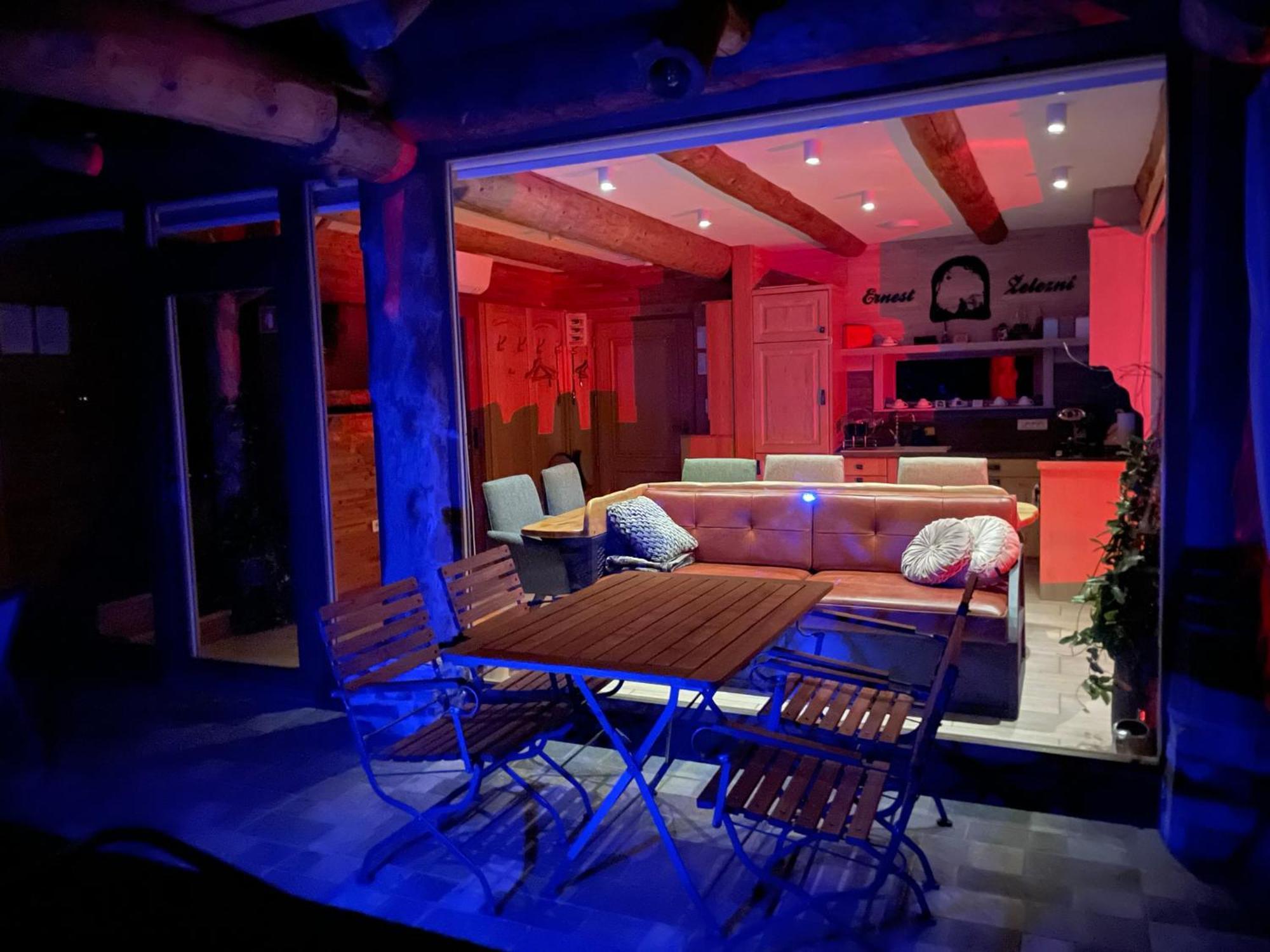 Holiday Home Ernest Zelezni With Hot Tub Ivancna Gorica Εξωτερικό φωτογραφία