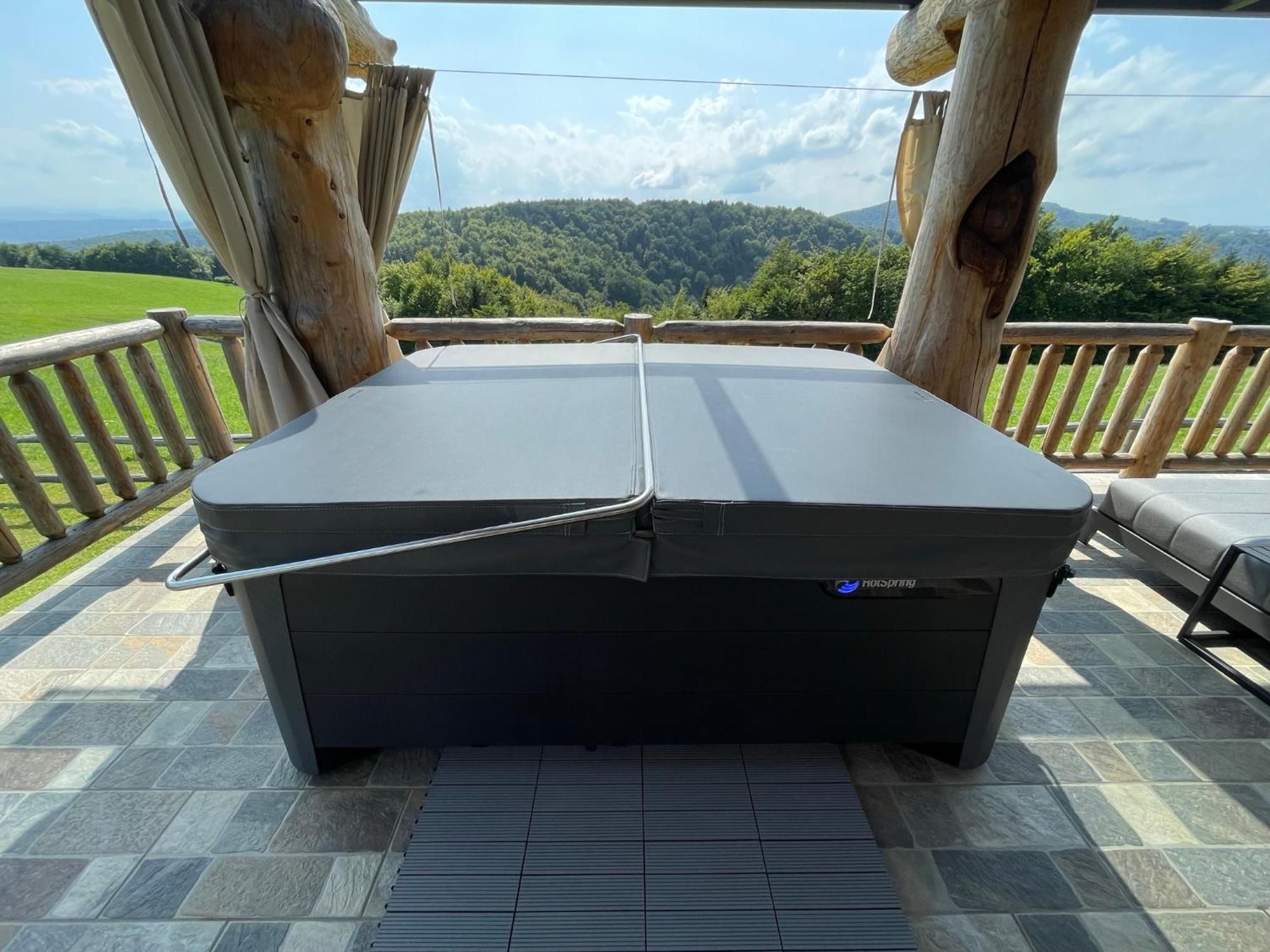 Holiday Home Ernest Zelezni With Hot Tub Ivancna Gorica Εξωτερικό φωτογραφία